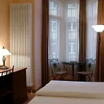 West Hotel 3*