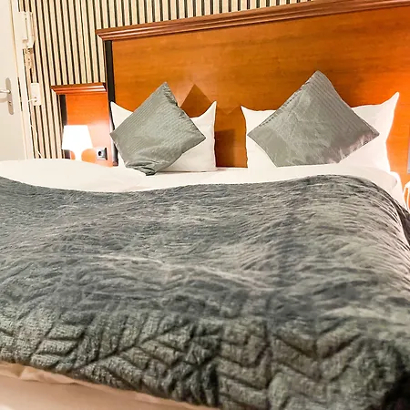 West Frankfurt Centre Отель 3*
