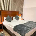 호텔 West Frankfurt Centre 3*