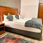 West Frankfurt Centre 3* Φραγκφούρτη