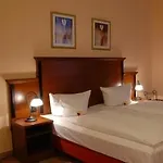 West Frankfurt Centre 3*