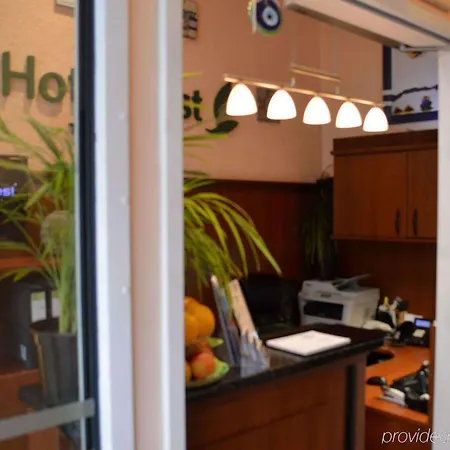 West Frankfurt Centre Hotel 3*