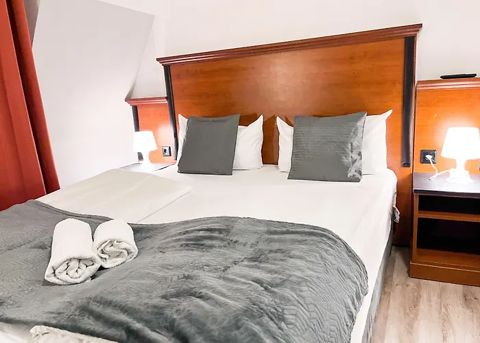 Отель West Франкфурт-на-Майне